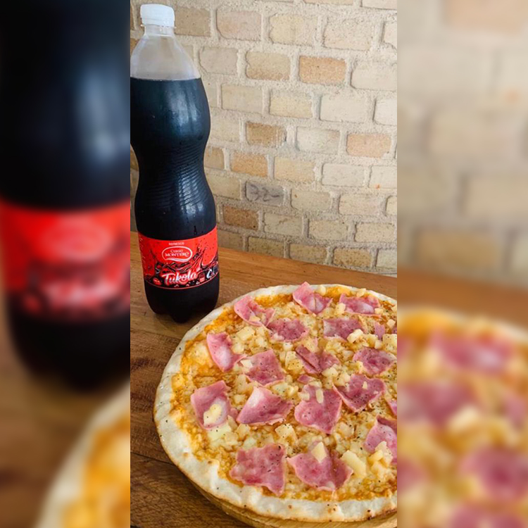 Pizza jamón- refresco 1.5 lt