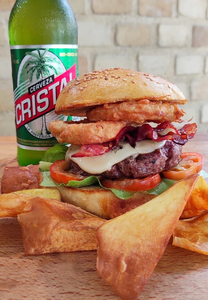 Hamburguesa y Cerveza (o refresco)